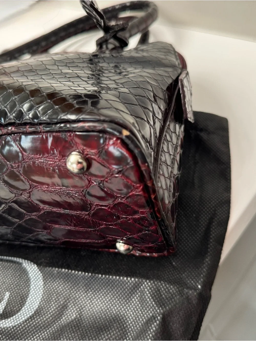 Danier Red and Black Ombre Croc-Embossed Leather Satchel with Matching Wallet - Picture 5 of 16